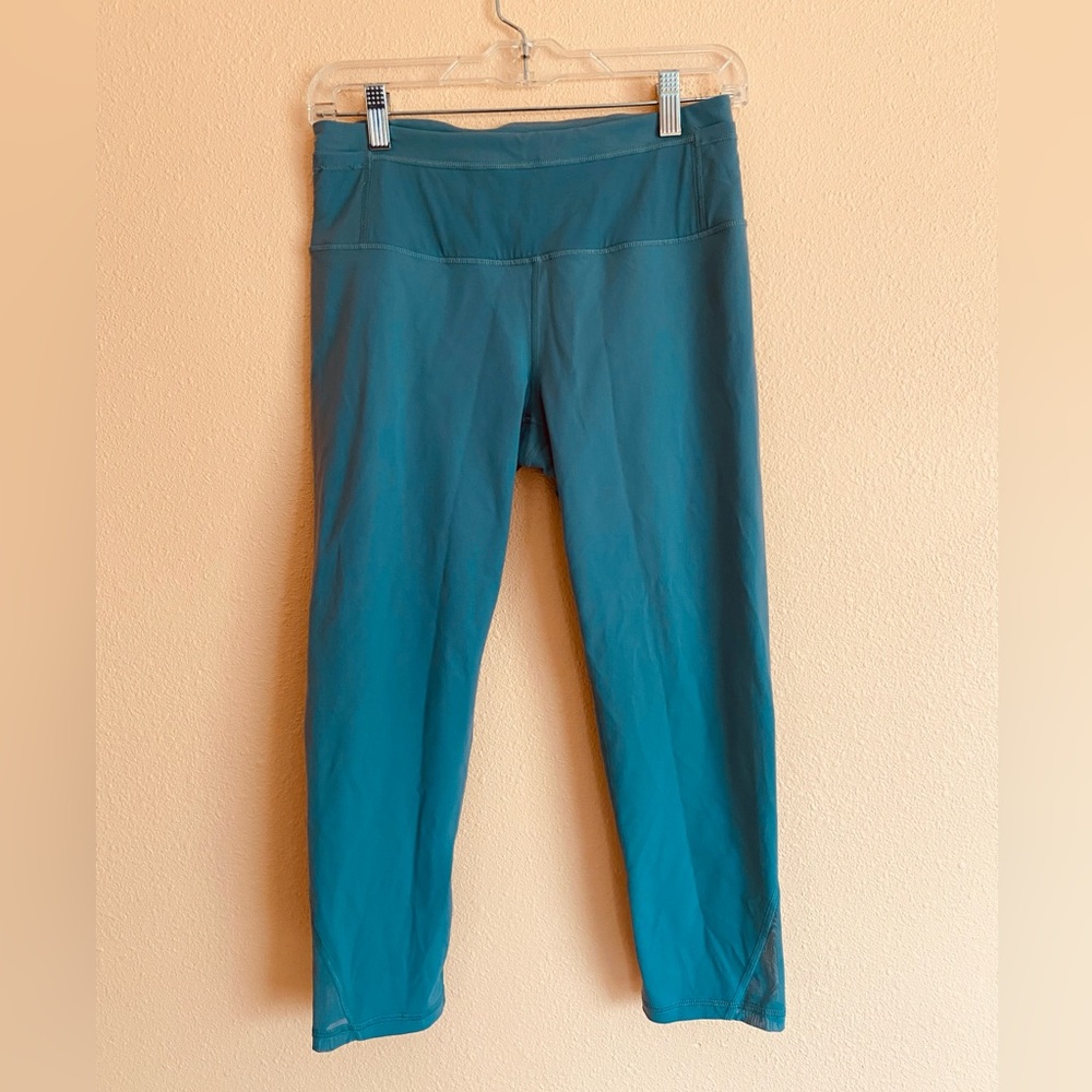 Women’s Victoria Sport Capri Leggings, Teal, Size Medium, Stretch